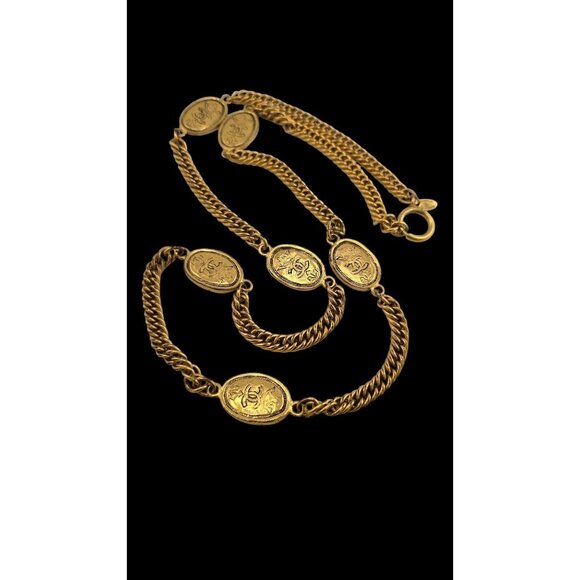 Authentic 1989 Season 26 Chanel 33" Gilt CC Logo Necklace - Picture 2 of 15